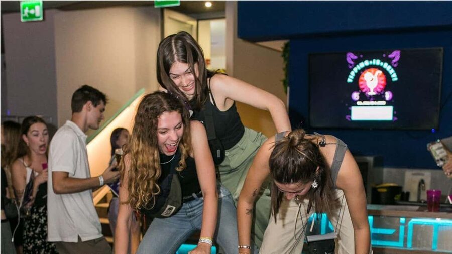 Budapest: Unmissable Bar Crawls with Shots & VIP Club Entry - Choosing between the Ultimate and Bingo crawls