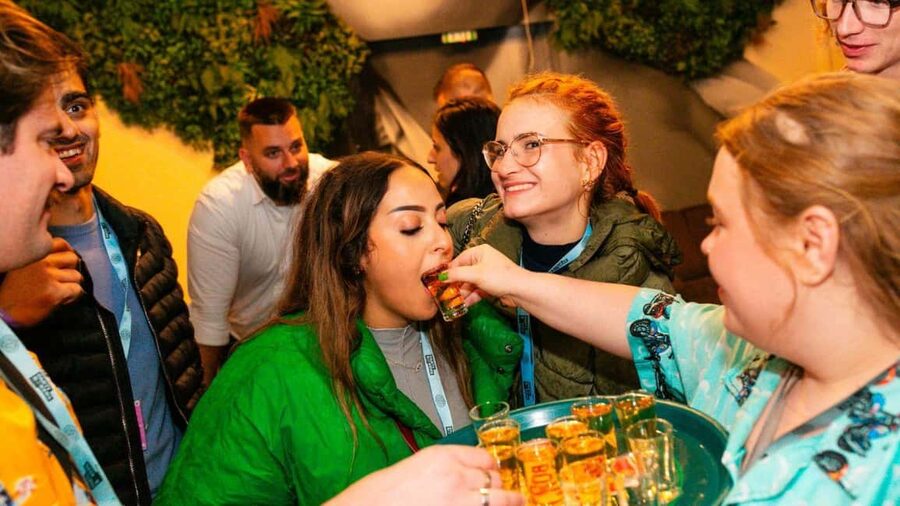 Budapest: Unmissable Bar Crawls with Shots & VIP Club Entry - How the four-hour Ultimate night unfolds