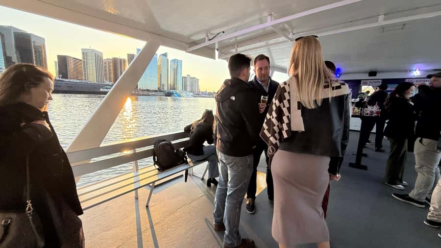 Buenos Aires: Puerto Madero Sunset Cruise with Open Bar - Choosing between the two boarding options