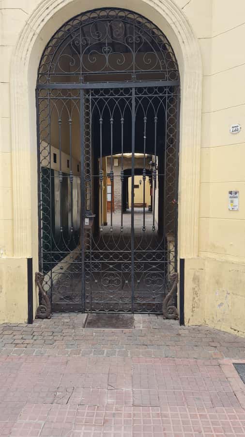 Buenos Aires: San Telmo, History, Bars, and Tango! - Bars, pizzerias, and the finish at Nápoles