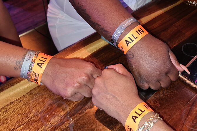 Cabo Bar Crawl - The BEST Bar and Clubs in Cabo - Señor Frog’s is the social stop