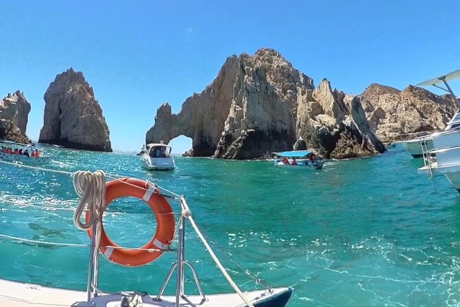 Cabo Blue Snorkeling Cruise, Open Bar and Lunch in Cabo San Lucas - Crew service and comfort onboard