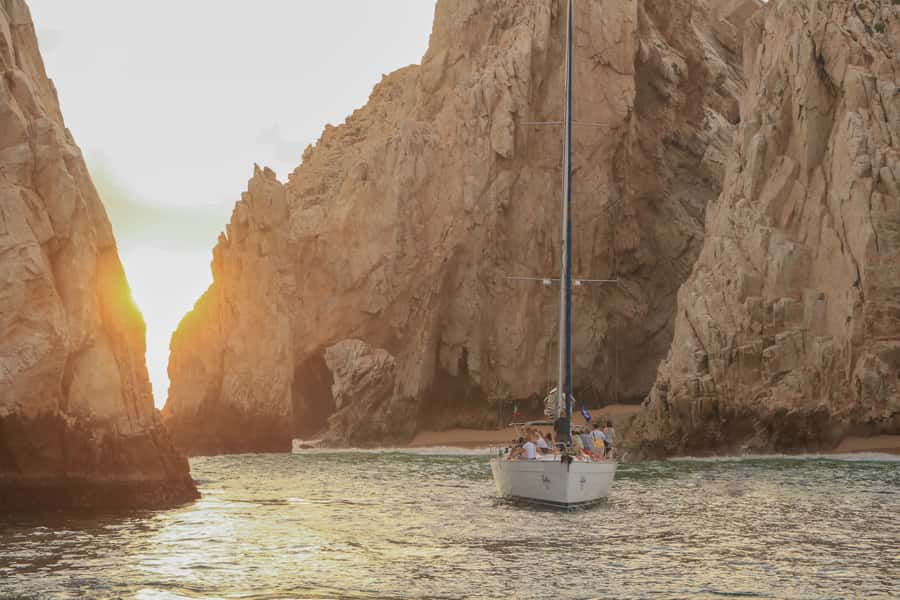 Cabo Luxury Sunset Sailing Adventure with Open Bar - Why this Cabo sunset sail works so well