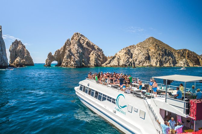 Cabo Sunset Dinner Cruise with Live Music & Open Bar on Cabo Wave - Why this Cabo sunset cruise is popular