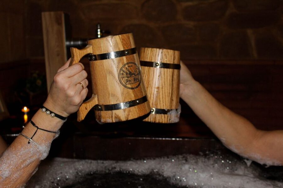 Cadiz: Beer Spa Entry Ticket with Beer and Local Snacks - A beer spa in Cádiz with an Alicante warning