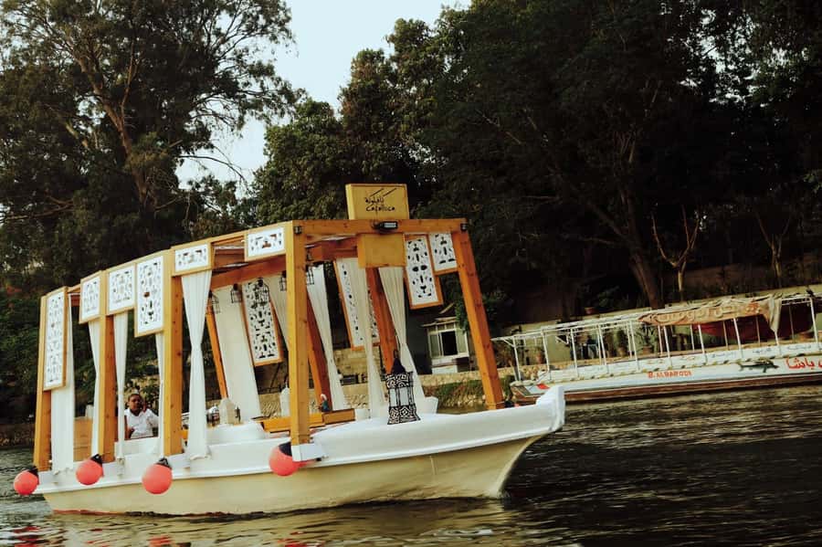 Cairo: Private Felucca Ride, All You Can Drink only - Arriving at Cafelluca Dokki