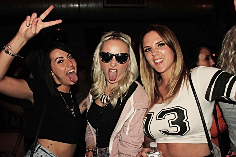 Camden Pub Crawl & Bar Tour London - Meeting the hosts at Belushi’s Camden