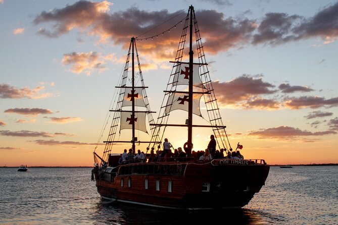 Cancun Lagoon Sunset Sailing Trip aboard classic Galeón with Dinner and Free bar - Dinner choices: steak, surf and turf, or vegetarian