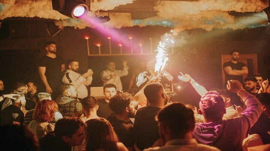Cappadocia: Guided Bar Crawl with Hotel Pickup and Snack - Moving between local bars