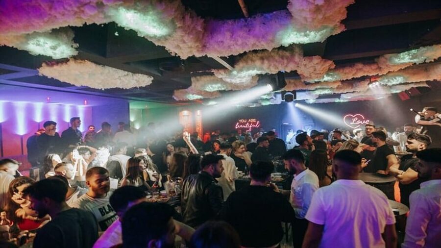Cappadocia: Guided Bar Crawl with Hotel Pickup and Snack - The snack stop breaks up the drinking