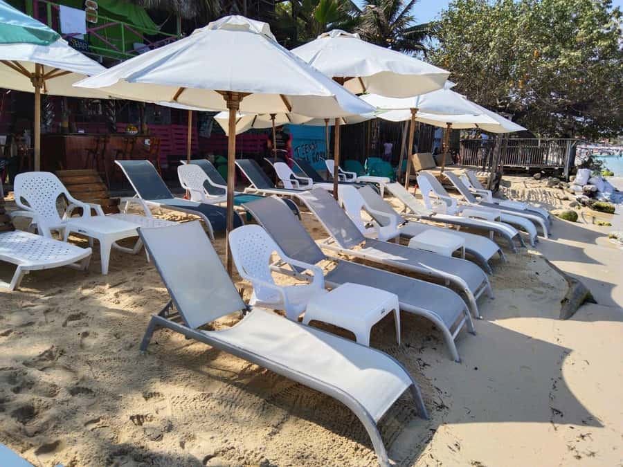 Cartagena: Barù Island Playa Blanca with Lunch - The one-hour ride to Barú Island
