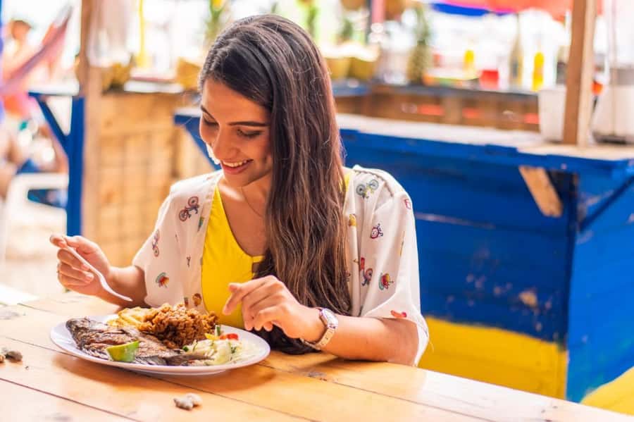 Cartagena: Barù Island Playa Blanca with Lunch - Three hours to swim, sunbathe, and walk
