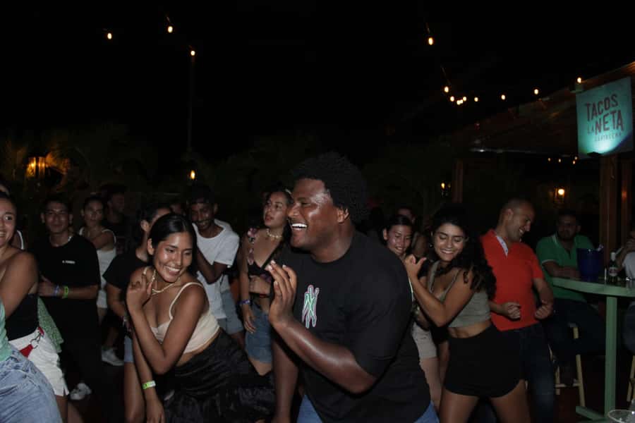 Cartagena: Pub Crawl with Dancing Lessons and Free Shots - Friday route: two groups join for the city’s late night