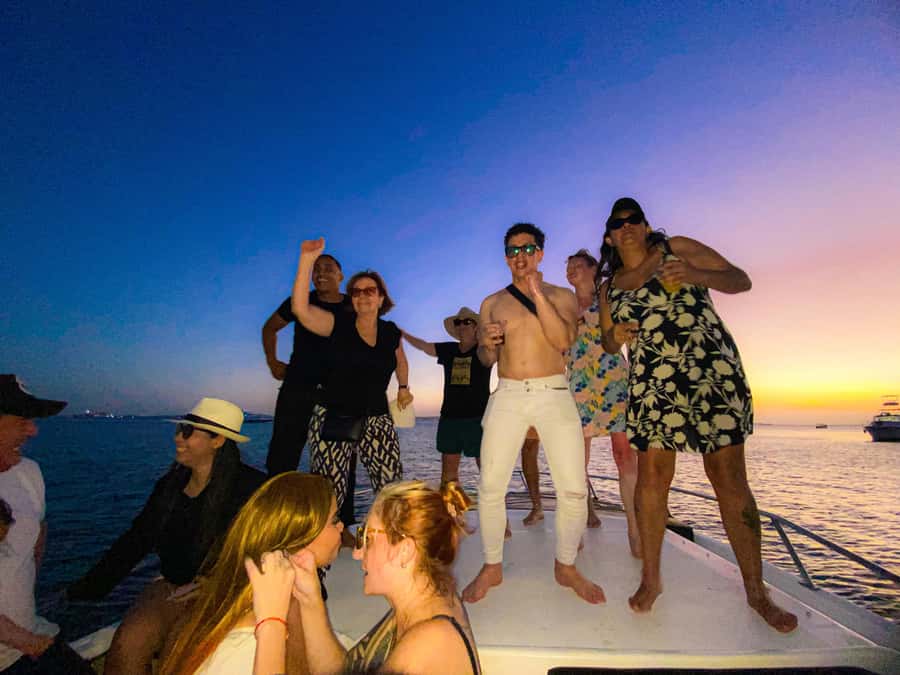Cartagena: Speed Boat Party on the Bay with open bar - The bay views and sunset option