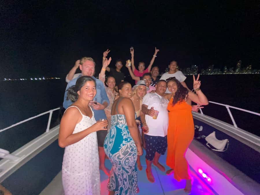 Cartagena: Speed Boat Party on the Bay with open bar - What the open bar really adds