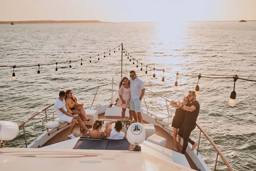 Cartagena: Sunset Cruise with Open Bar - Key points to know before boarding