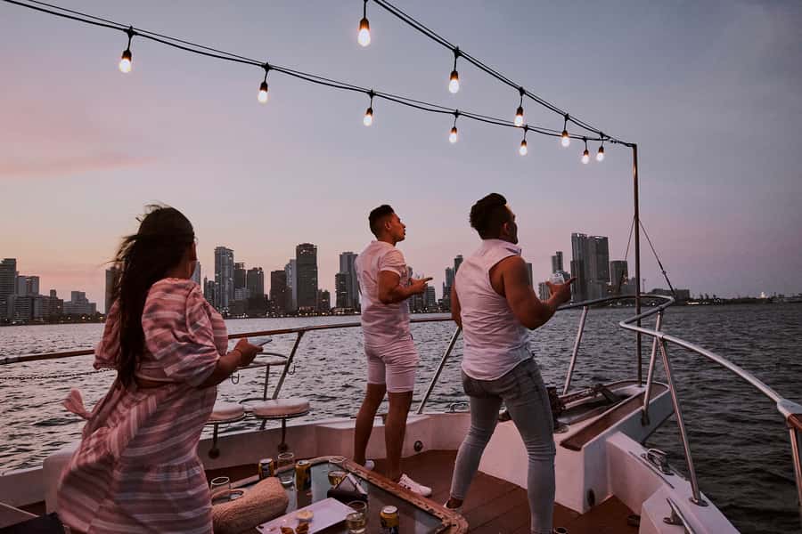 Cartagena: Sunset Cruise with Open Bar - Why this short cruise works so well in Cartagena