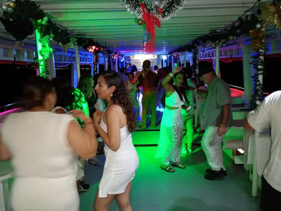 Cartagena: White Night Boat Tour with Dinner and Open Bar - Is $78 a fair price?