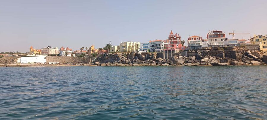 Cascais Coastal Secrets: 90-Minute Cruise with Free Drinks - Santa Marta, Guia, and the coastal palaces