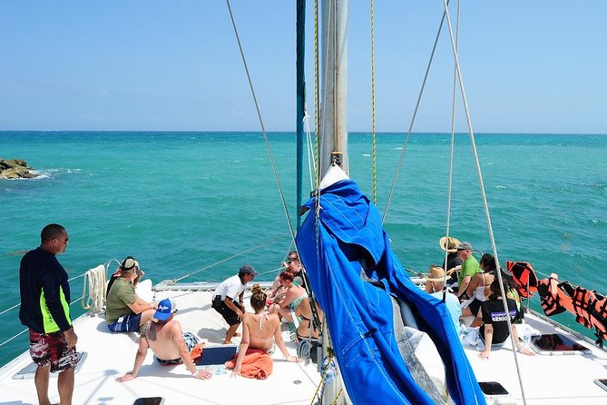Catamaran Sail and Snorkeling Tour with Open Bar in Puerto Morelos - Who should book this Puerto Morelos tour?