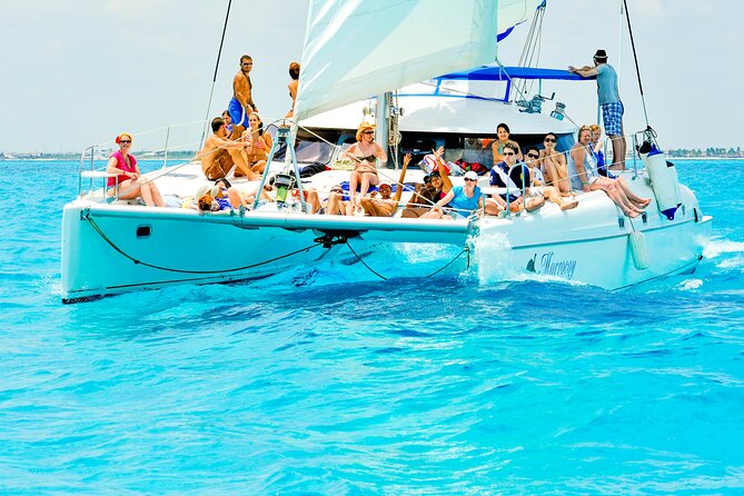 Catamaran to Isla Mujeres Snorkeling Tour with Open Bar and Lunch - A quick look at Isla Mujeres town