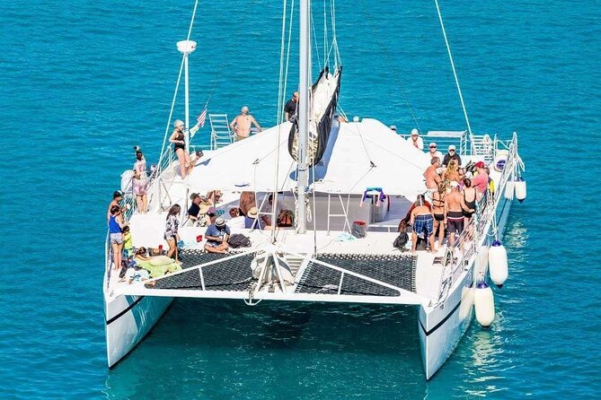 Catamaran Tour to Isla Mujeres from Cancún with Bar and Lunch - Exploring Isla Mujeres town before the return