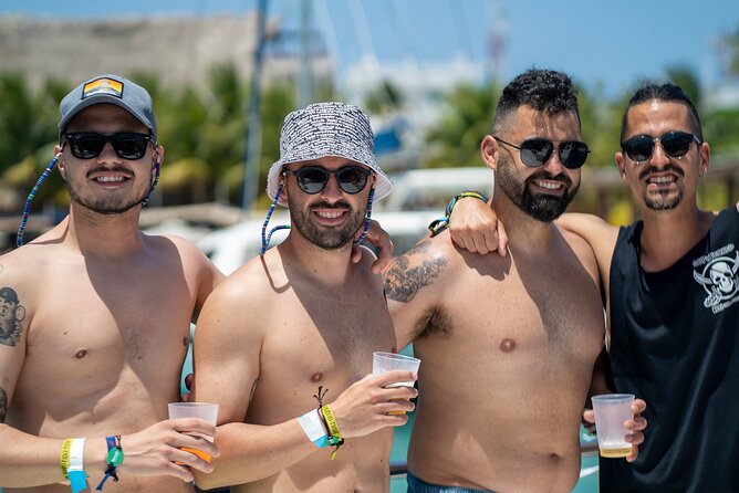 Catamaran Tour to Isla Mujeres Open bar and Lunch - Families, group size, and the practical feel