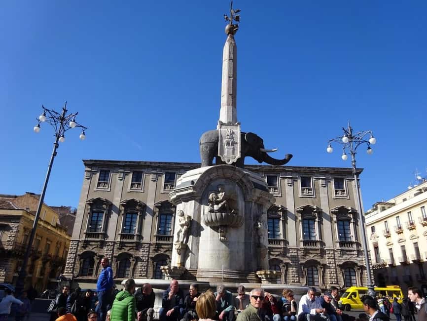 Catania Guided Bar Crawl in the Old Town - The nightclub option on Friday and Saturday