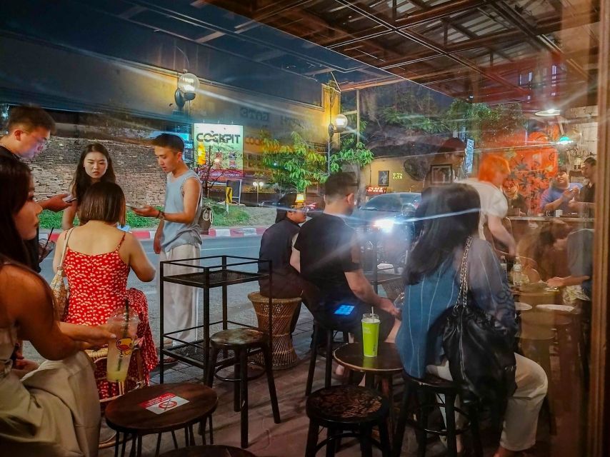 Chiang Mai: Chiang Mai Bar Hopping Guided Night Tour - Ton Goom River Front and the riverside mood
