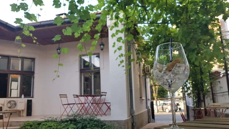 Chisinau: Cocktail Bar & Pub Crawl and Wine Bars - The beer stop and three-location route