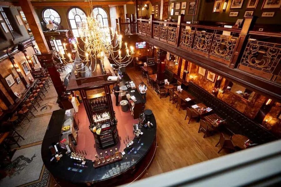 City of London Historic Pub Tour with Beers and Bar Snacks - Three pubs from before the Great Fire