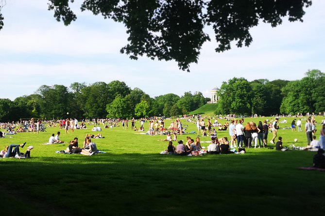 Classic Mike's Bike Tour daily @ 11.30 incl Beer Garden & Surfers - The Isar, Friedensengel, and Maximilianeum