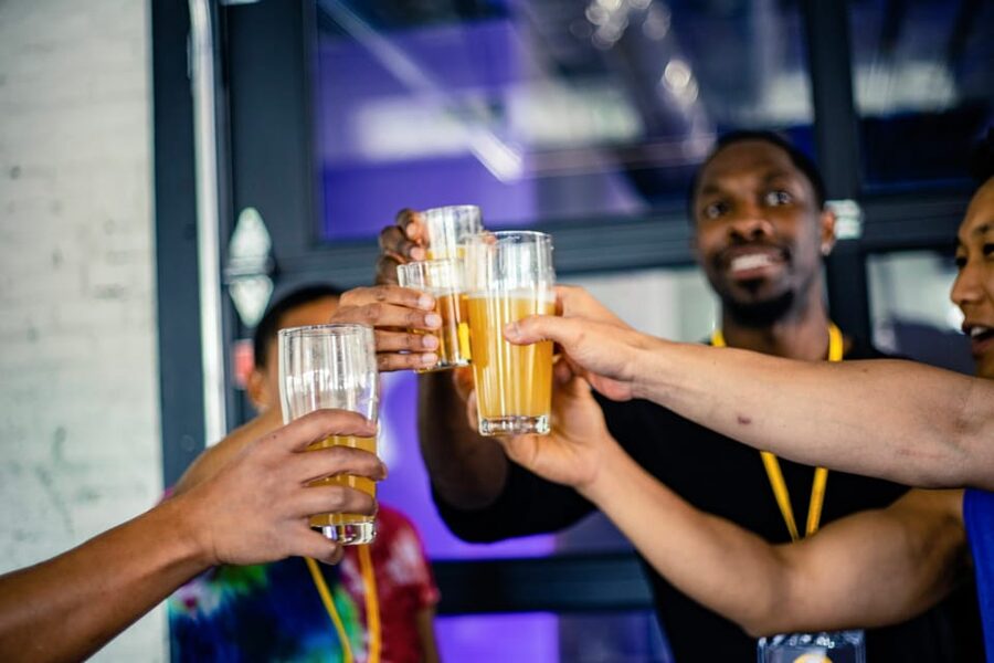 Cleveland: Guided Craft Brewery Tours with a Snack - Meeting the breweries one stop at a time