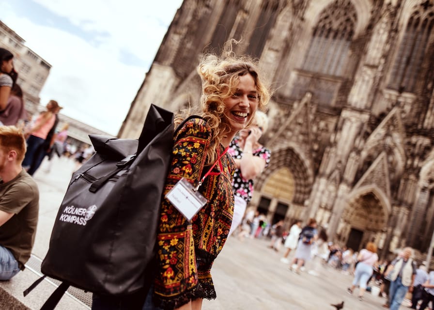 Cologne: Brewery Tour with 3 Kölsch Beer Tastings - Walking through the old town between tastings