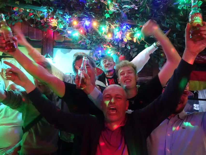 Cologne: Private pub crawl with insider guide & free shots - The first bar sets the pace