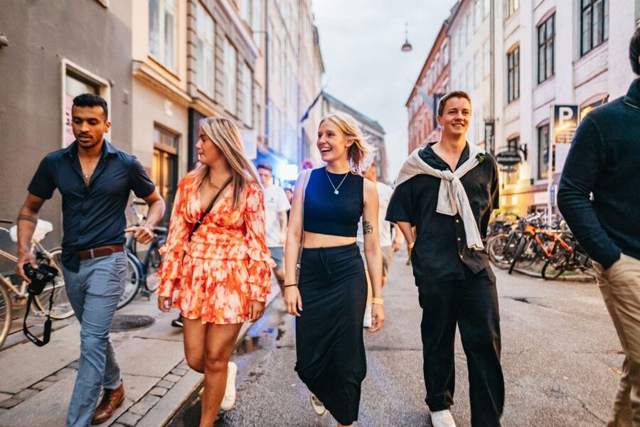 Copenhagen: Guided Party Pub Crawl with 4 Shots and 1 Drink - What makes the group atmosphere work