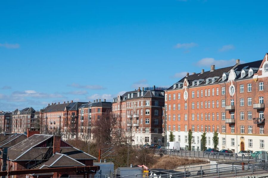 Copenhagen: Politically Incorrect Beer Tasting Walking Tour - Starting at Urban House Hostel with an orange cooler