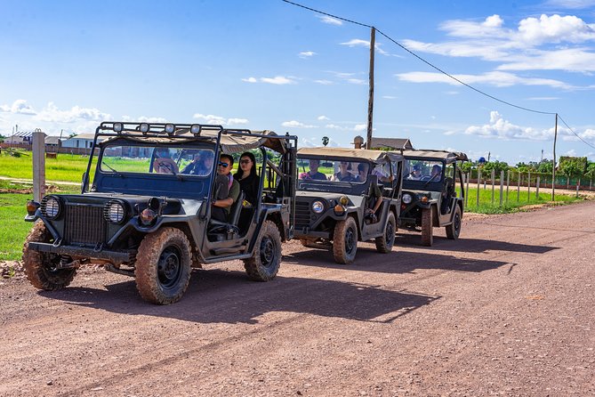 Countryside Sunset Jeep Tour with Drinks included - Wat Po Banteaychey and Khmer Buddhist practice