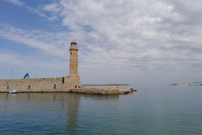 Craft Beer & City Tour - Rethymno Old Town - Starting with a beer at the Venetian Harbour
