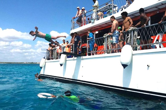 Dancer Cruise Isla Mujeres Snorkel Food and Drinks Included - Breakfast begins the seven-hour cruise