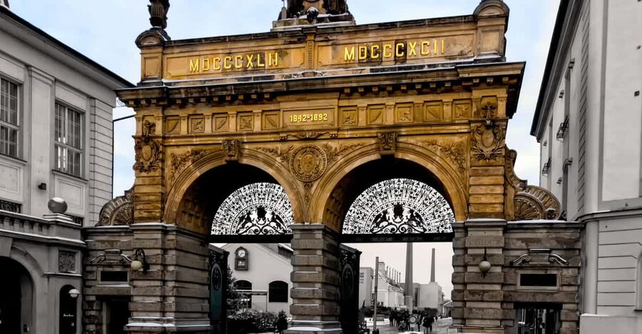 Day trip to Pilsner Urquell brewery and Bohemian glassworks - Why this Prague day trip works