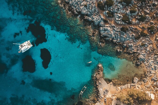 Dia Island Catamaran – Premium Lunch, Open Bar, Small Group - Who will enjoy this Dia Island cruise?