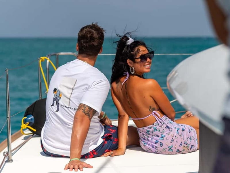 Dia Island Catamaran – Premium Lunch, Open Bar, Small Group - The return sail and late afternoon calm