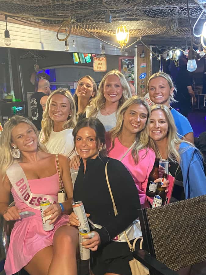 Dive Bar Bus Crawl - Key points to know before booking