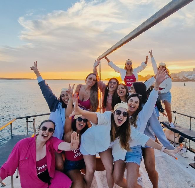 Douro River: Party Boat Tour - Palácio de Cristal and the Porto skyline