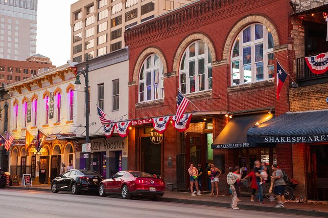 Downtown Austin Live Music Pub Crawl - Darwin’s Piano Bar is the most interactive stop