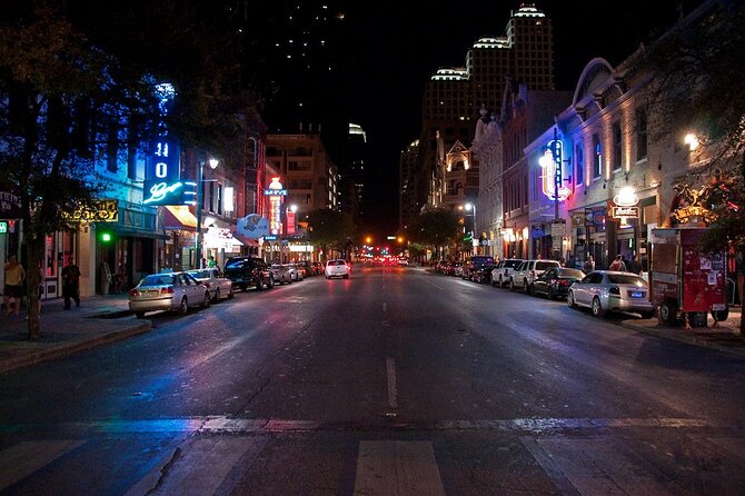 Downtown Austin Live Music Pub Crawl - The music changes, and that is the appeal