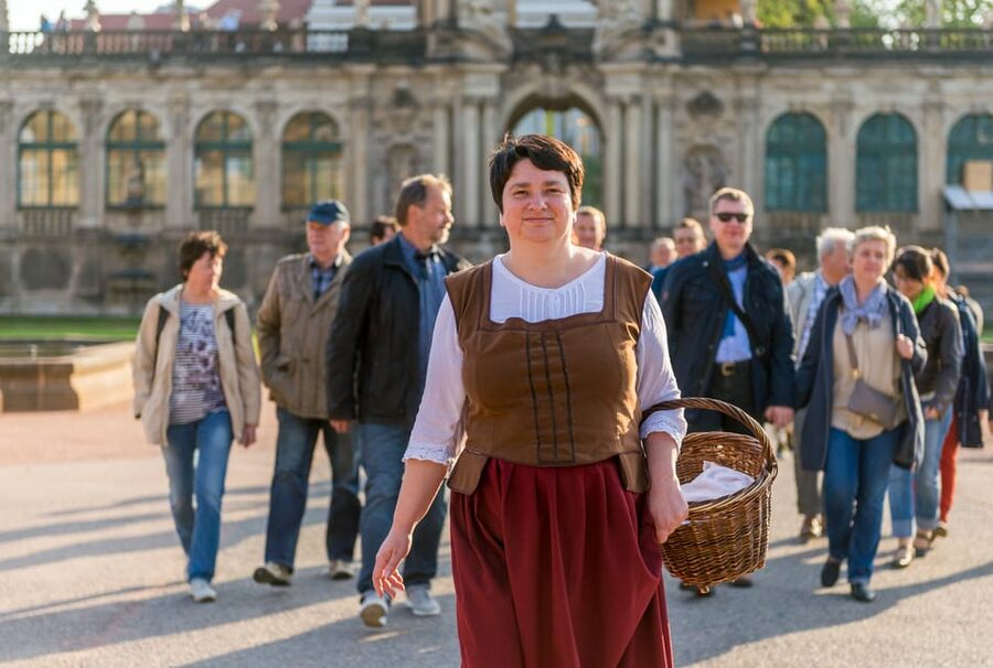 Dresden: Guided Beer Tour of the Historic Old City - Starting at the Zwinger with a glass of Zwickel
