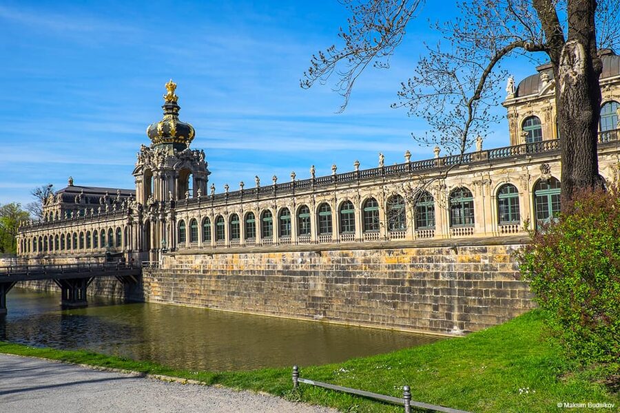 Dresden: Guided Beer Tour of the Historic Old City - Theaterplatz and the Semper Opera House