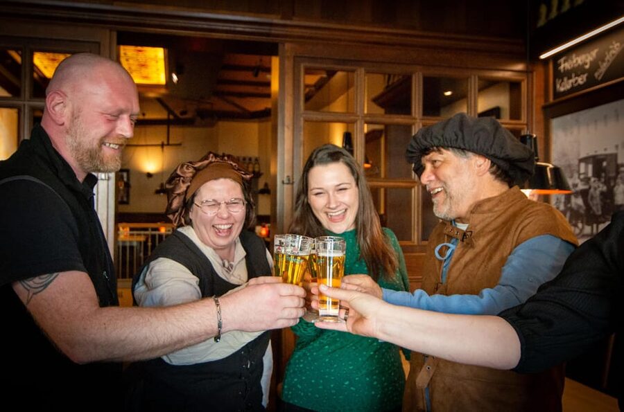 Dresden: Guided Tour with Beer Tasting - Meeting at Dresden Information in the QF Passage